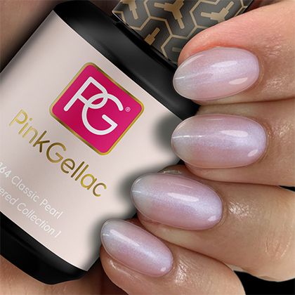Este color tiene un brillo de nácar con clase y muy elegante. Ideal para la tendencia de Uñas de Princesa